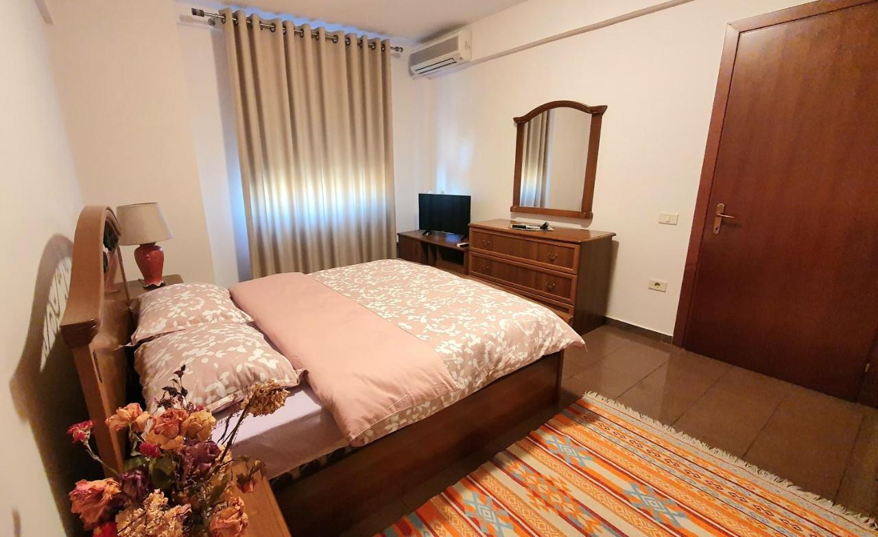 Star Apartment Тирана Екстериор снимка